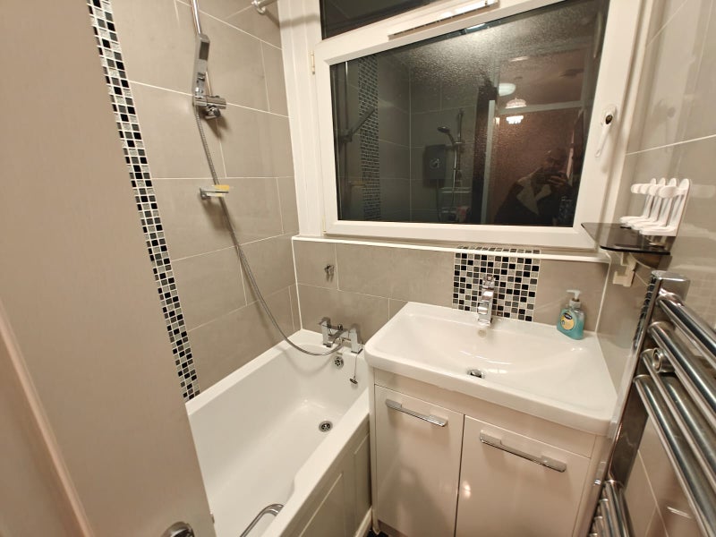 🏡 Double Room Near Shadwell 📞Call Now