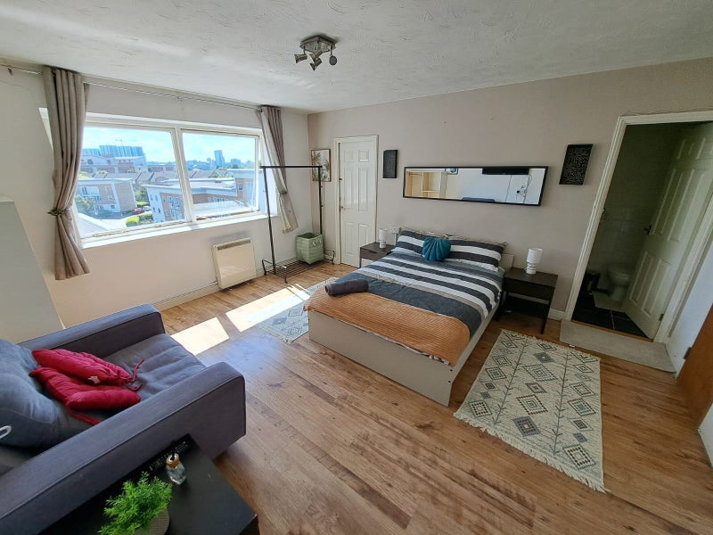 🏡✨ Lovely Studio in North Woolwich | 1st November