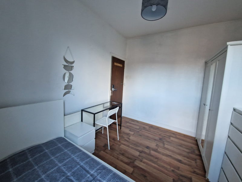 🔥 Single Room in Seven Sisters | 1st November