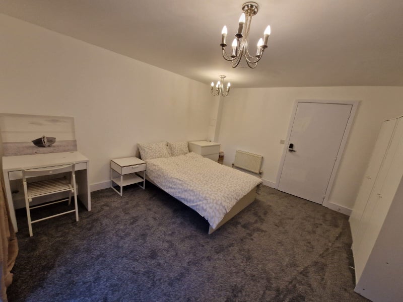 Double room in West Drayton Station