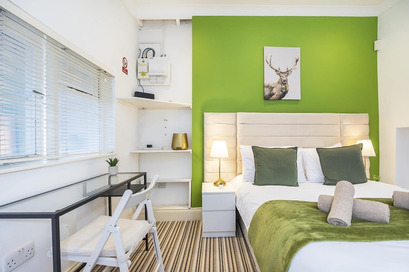 🏙️✨ Charming Studio in Angel | From 1st September