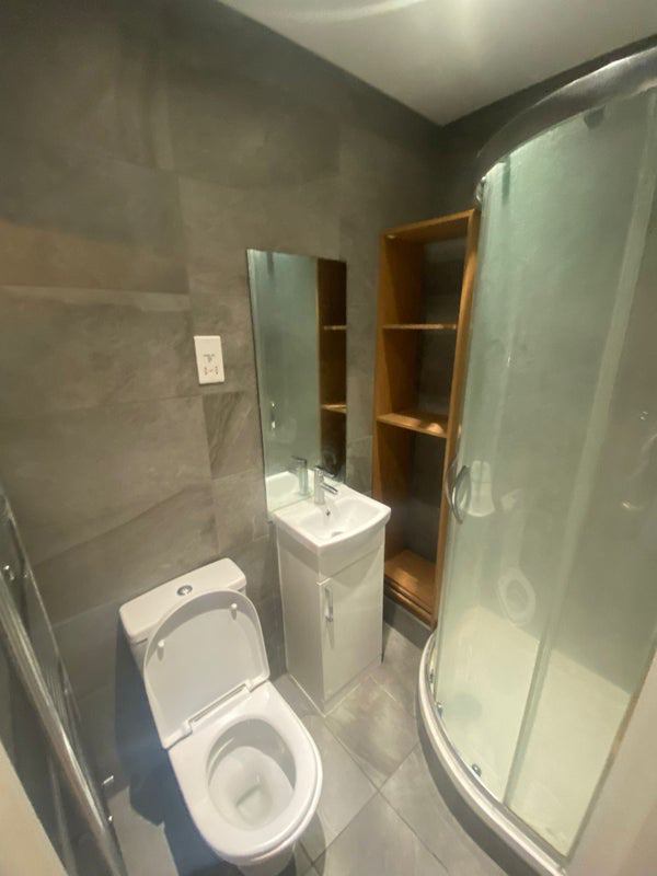 🏡✨ Cosy Ensuite Room in Poplar from September 🌟