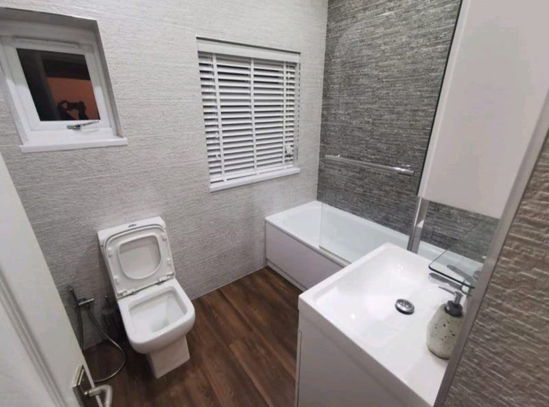 🏡 Double Room in Newbury Park