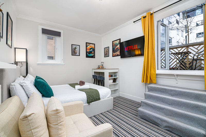 Studio Flat in Highbury