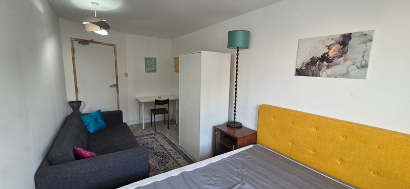 Double room close to Millwall