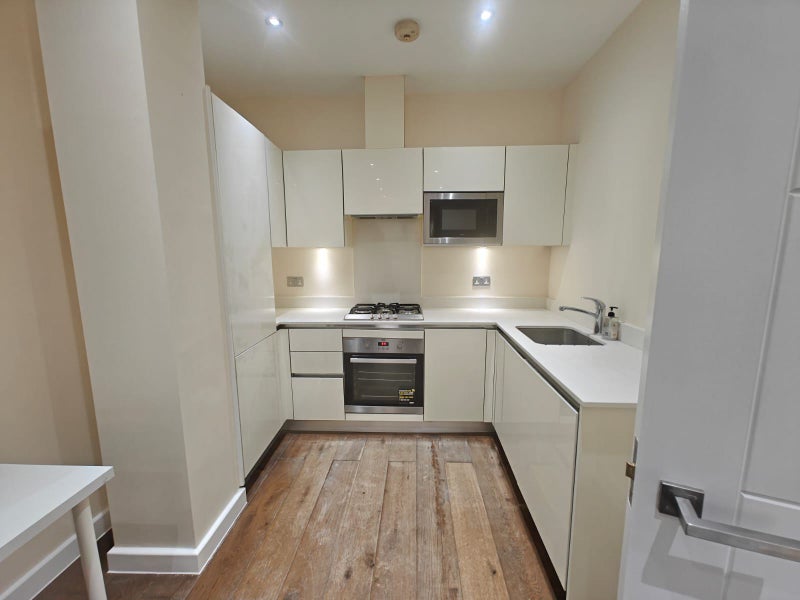 🚨E14 Alert: 3 Gorgeous Rooms Just Listed!🚨
