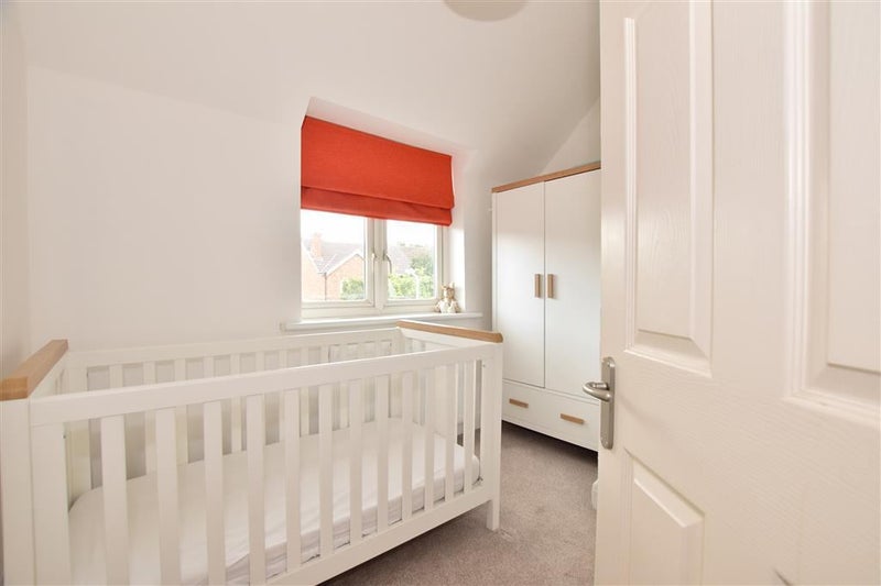 4 Bedroom House in Romford