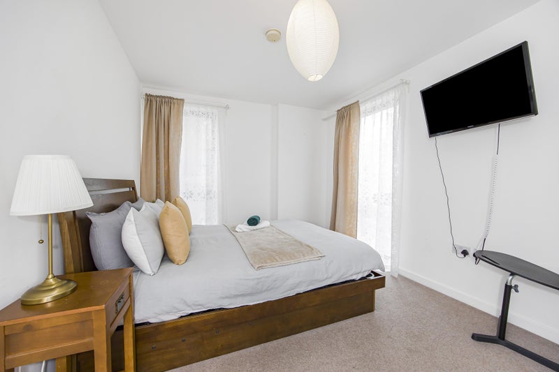 Ensuite Room Available in Canary Wharf ⭐️