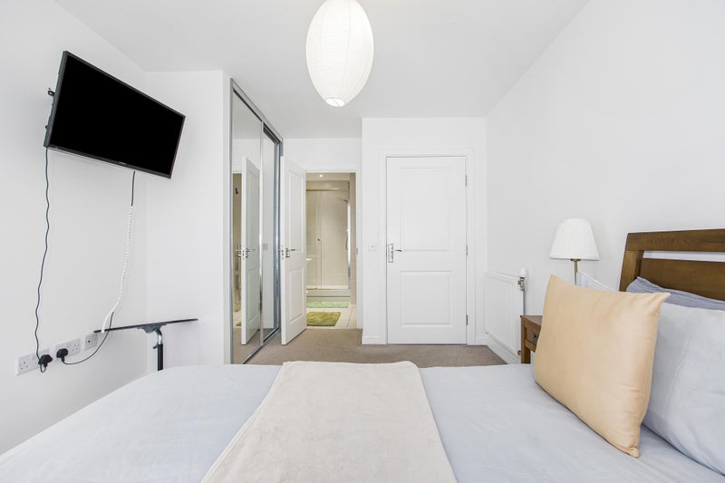 Ensuite Room Available in Canary Wharf ⭐️