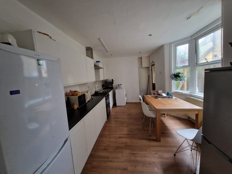✨ Cosy Room in Stratford From September ✨