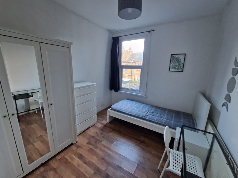 🔥 Single Room in Seven Sisters | 1st November