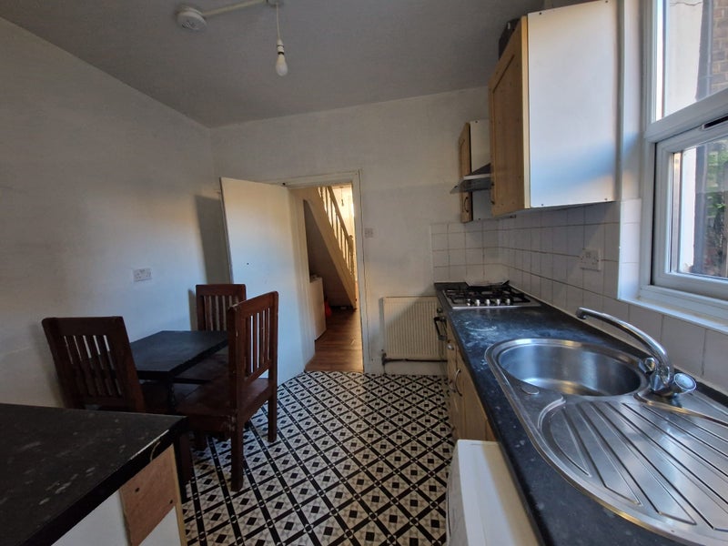 🔥 Single Room in Seven Sisters | 1st November
