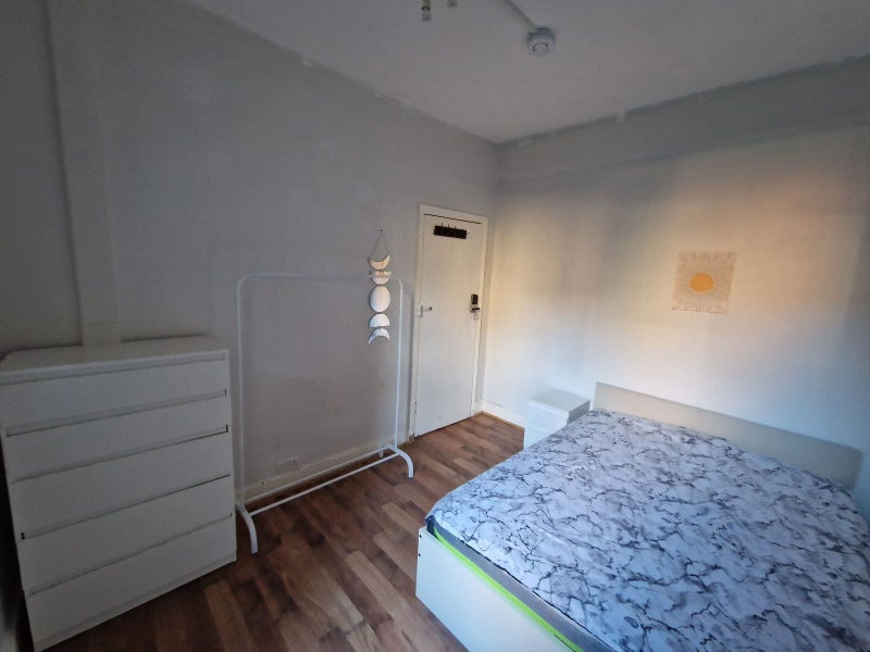 🍀 Bright Room in Seven Sisters Available Now 🍀