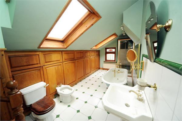 Huge Room in Beautiful Newly Refurbed Luxury Home!