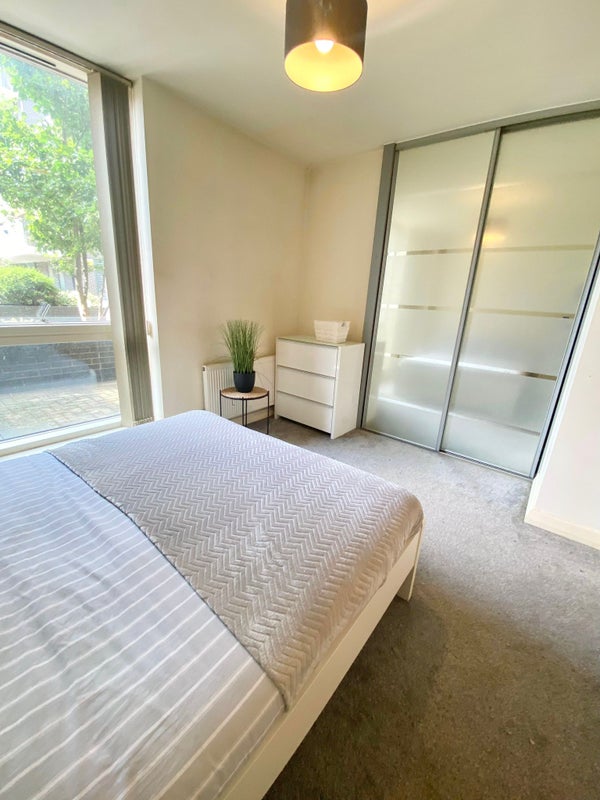 Double ensuite room in Canary Wharf