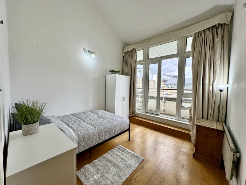 Double room in Canary Wharf/Island Gardens
