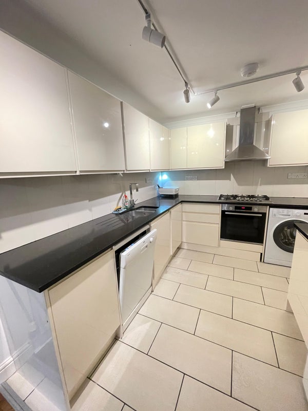 Ensuite room in Angel/Dalston