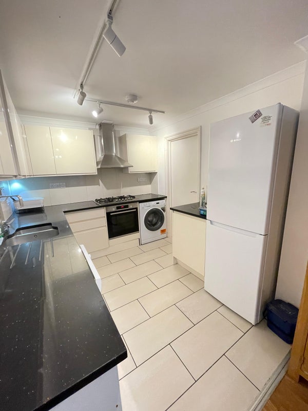 Ensuite room in Angel/Dalston