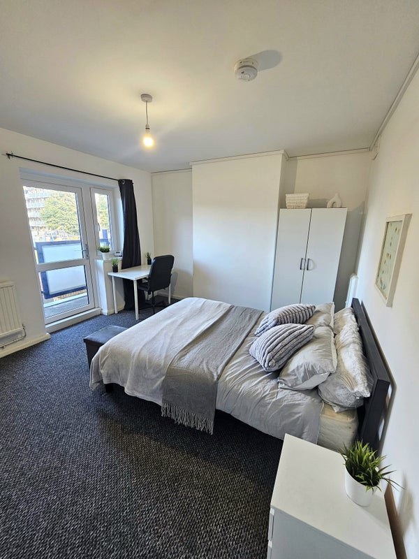 Double room near Bow/Mile End