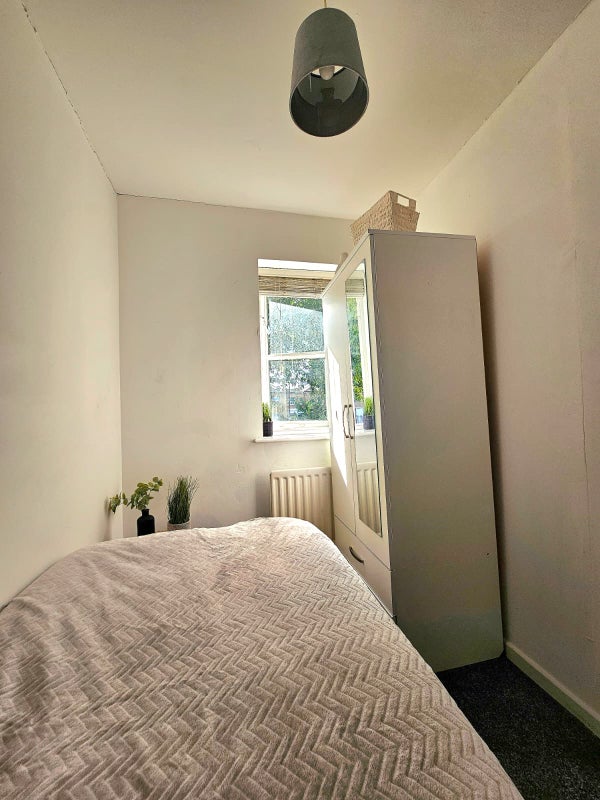 Ensuite  room In Canada Water