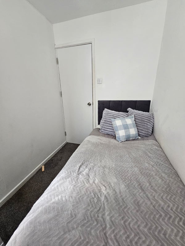 Ensuite  room In Canada Water