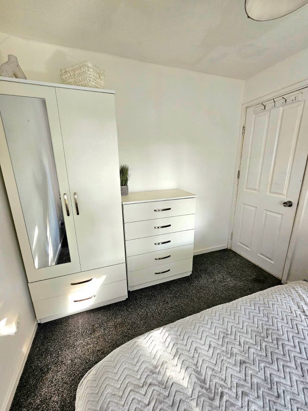 Ensuite  room In Canada Water