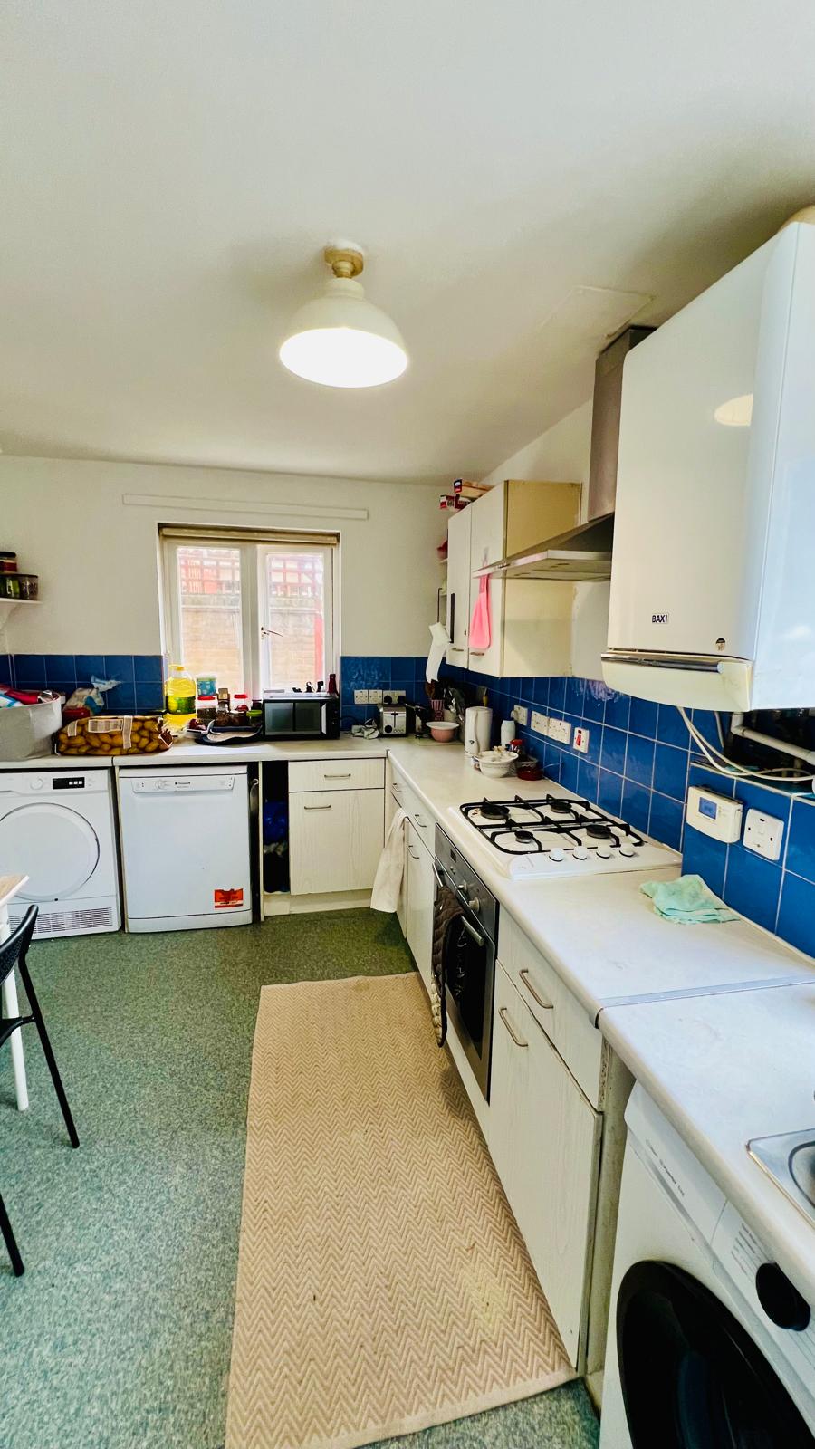 Double Room in zone 2 near Queen Mary University