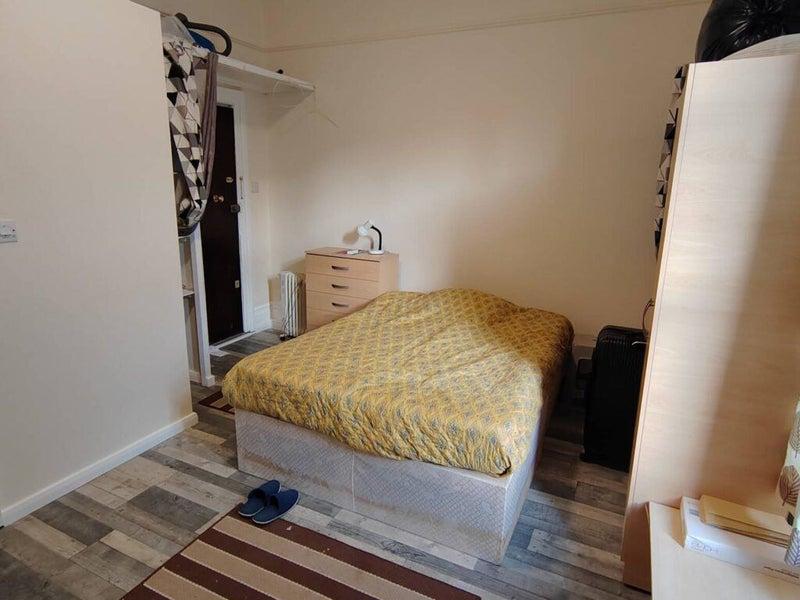 Studio Flat High Road Willesden NW10