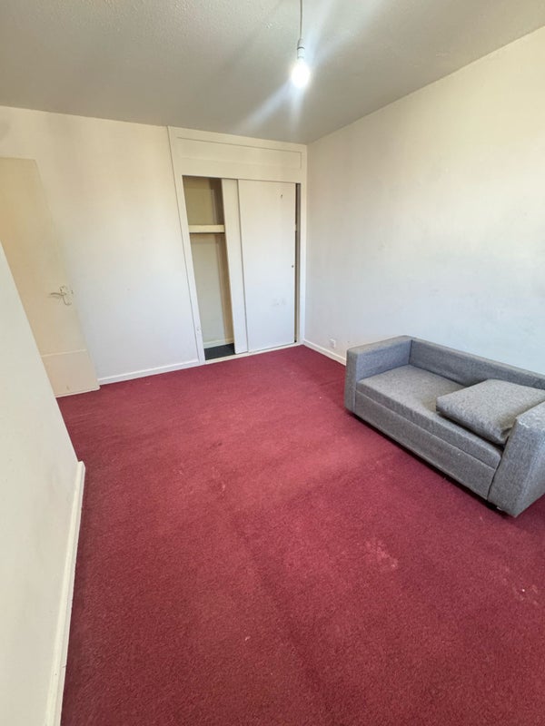 5 Lovely Bedrooms Located in the Hearts of E6