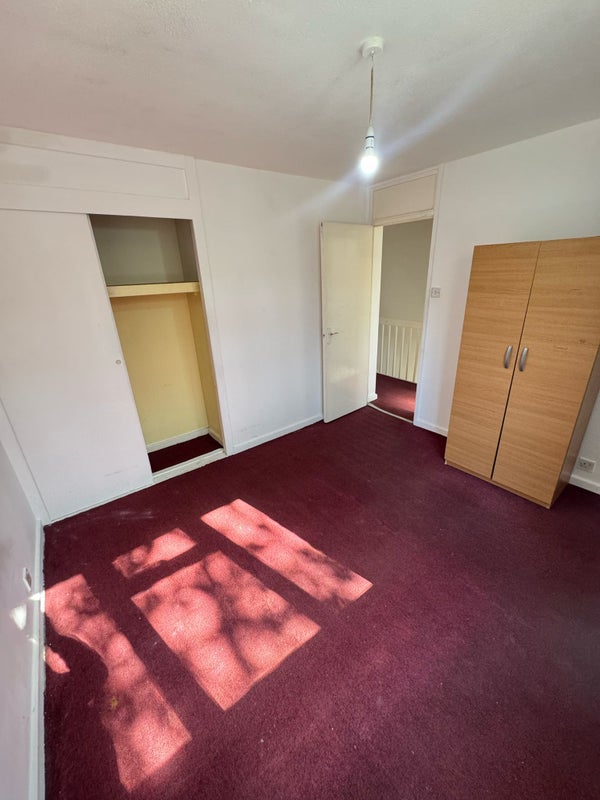 5 Lovely Bedrooms Located in the Hearts of E6