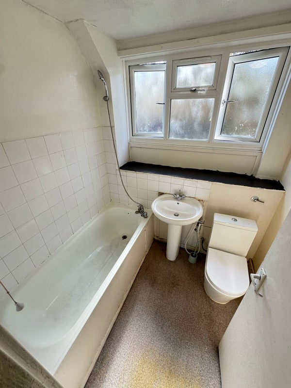 5 Lovely Bedrooms Located in the Hearts of E6