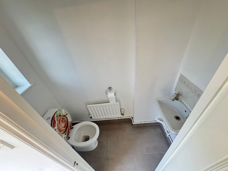 Modern Double Bedroom Located in Barking IG11