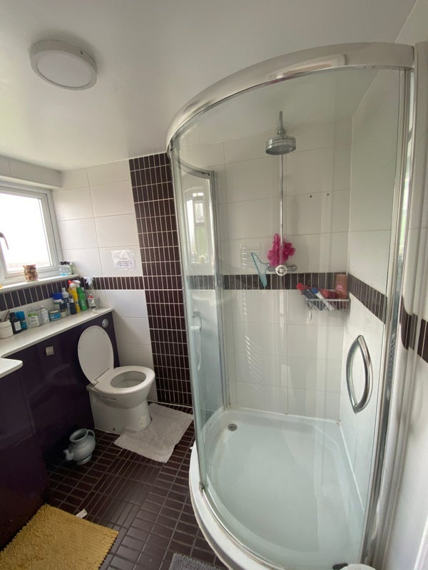 Stunning Ensuite Double Bedroom Located in RM6