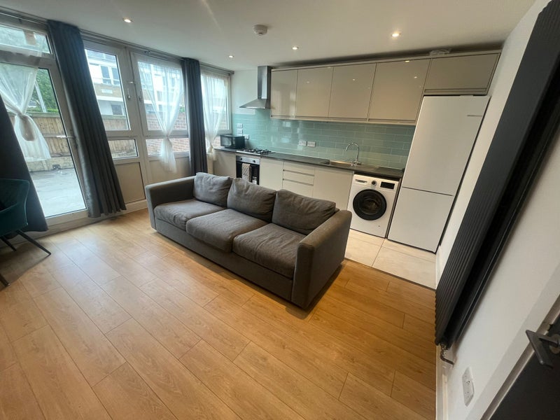 Modern Single Bedroom Located in Langdon Park E14
