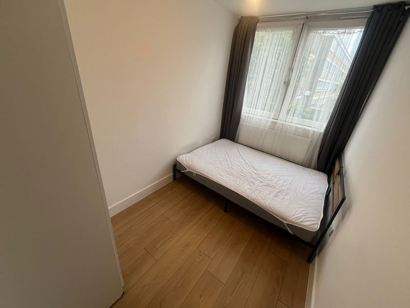 Modern Single Bedroom Located in Langdon Park E14