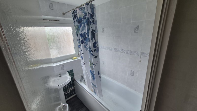*Large 2 Doublerooms in a Clean Homely Flat in E3*