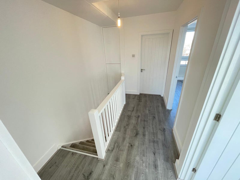 *Lovely Spacious Double Room Avail Now- E3 Bow