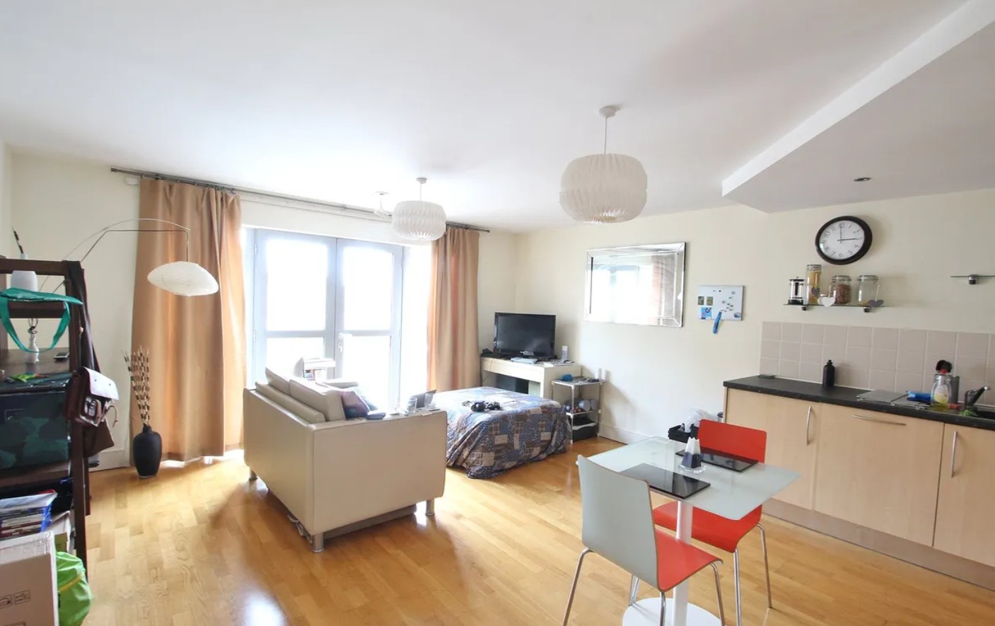 Cosy 2 bedroom flat share in Shoreditch EC2