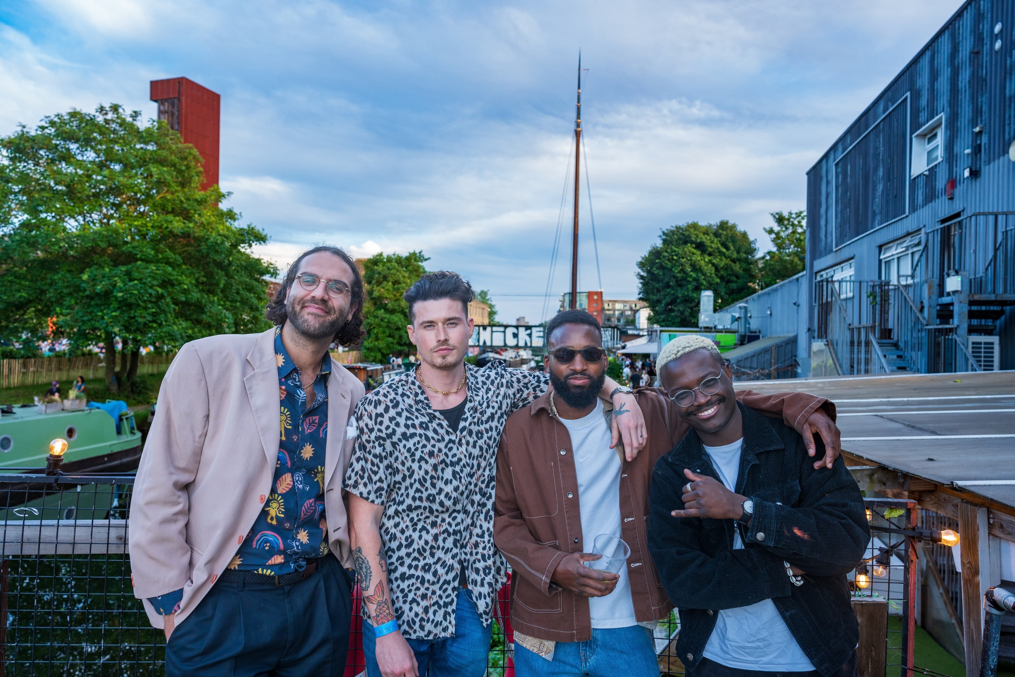 £1.300 all in. Bright single room with desk.