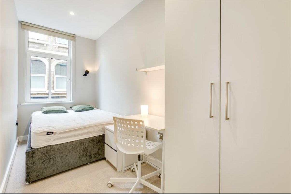 £1.300 all in. Bright single room with desk.