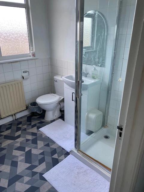 Double room females preferred no bills clean house 