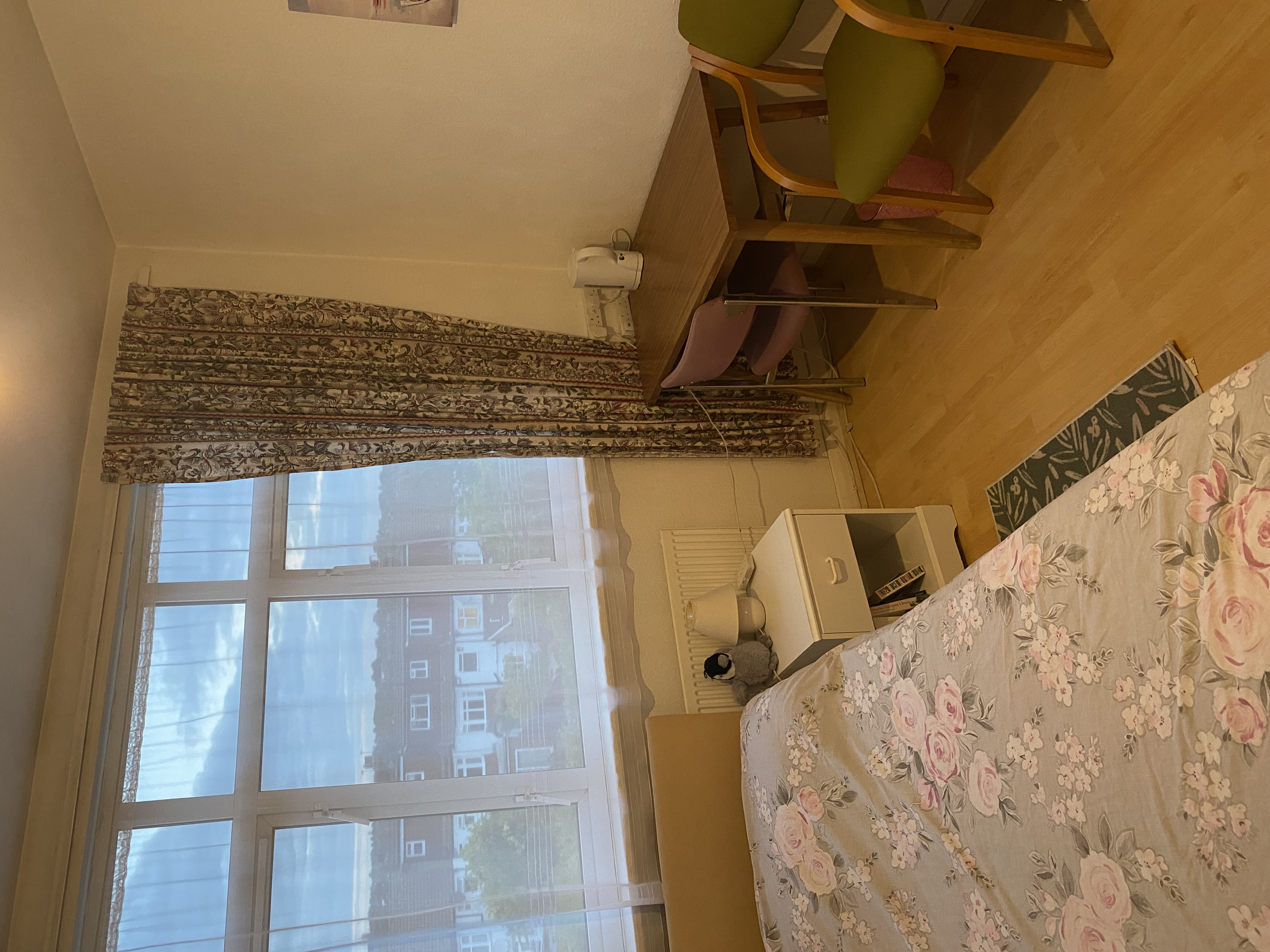 Double room females preferred no bills clean house 