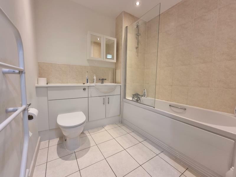 Whole one bedroom apartment 