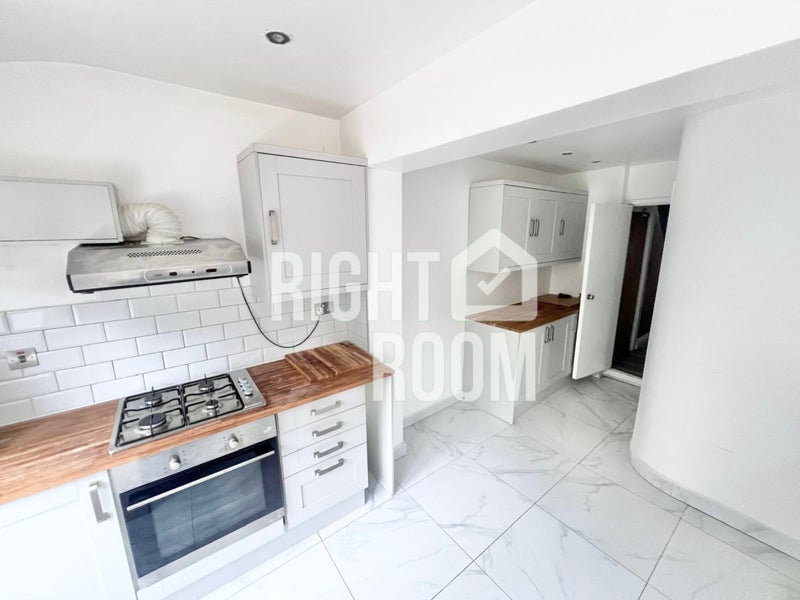 X3 Double Rooms in Forest Gate