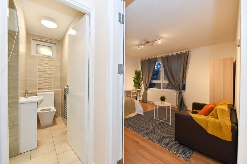 Bright Double Room near Caledonian Road 