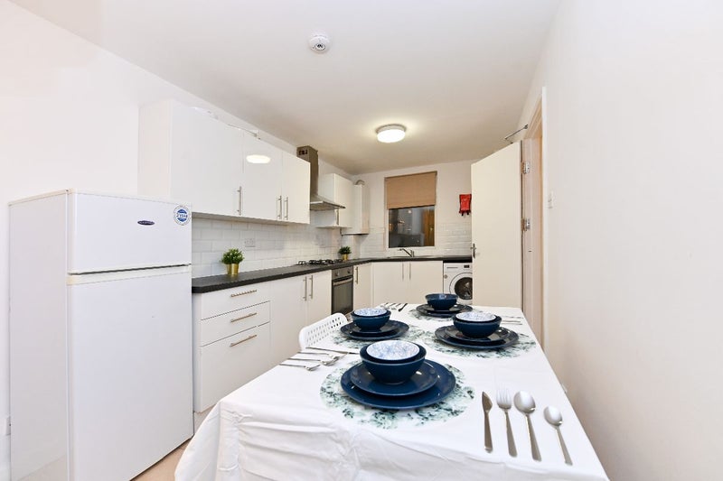 Bright Double Room near Caledonian Road 