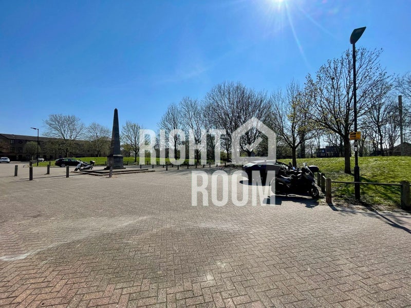 Double room near Newham Way