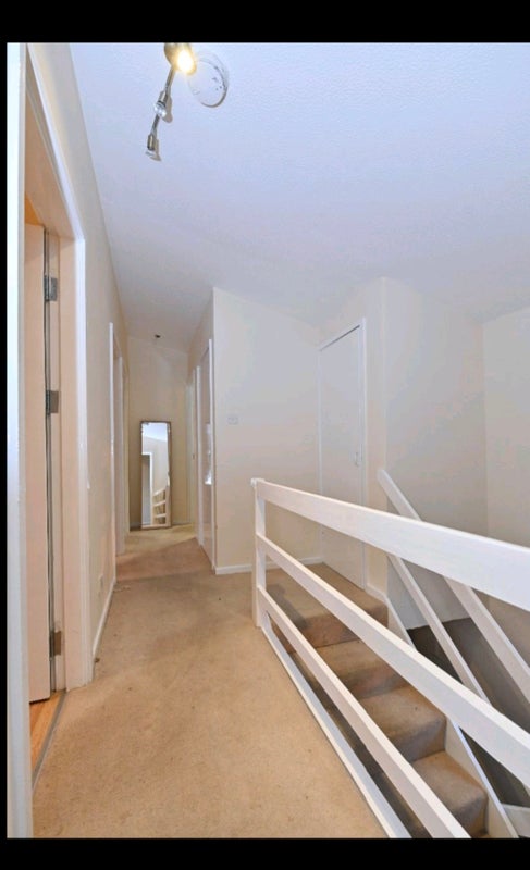 Huge double rooms near Caledonian park