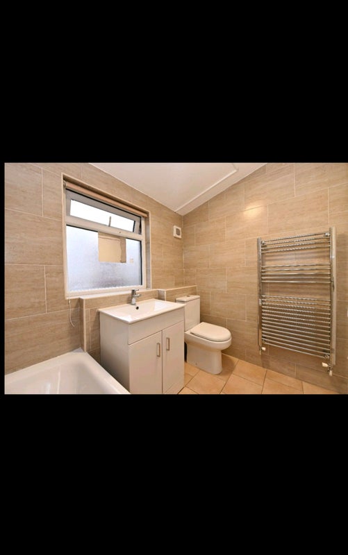 Huge double rooms near Caledonian park