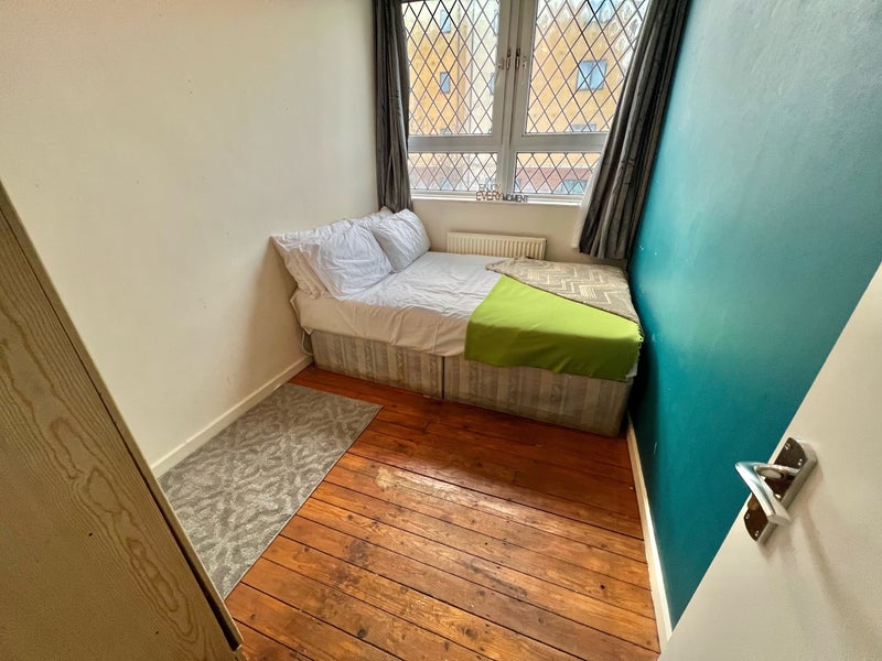 Double room near Poplar 